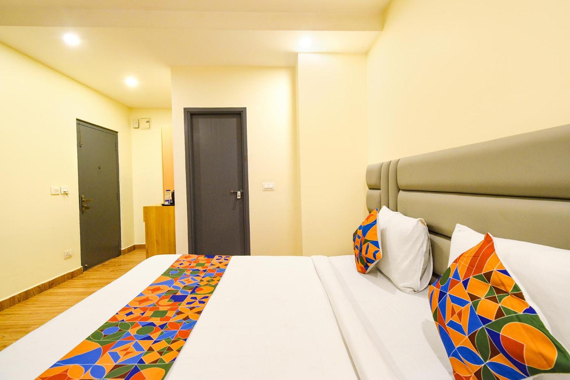 Fabhotel White Ridge - Kondapur Kondapur  Екстериор снимка
